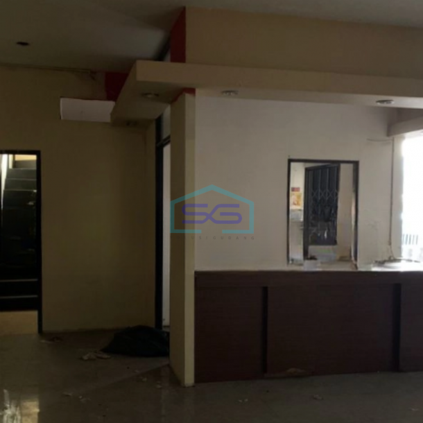 Dijual Cepat Ruko Luas Bangunan  360 m² Lokasi Strategis di Bintaro Jakarta Selatan-3
