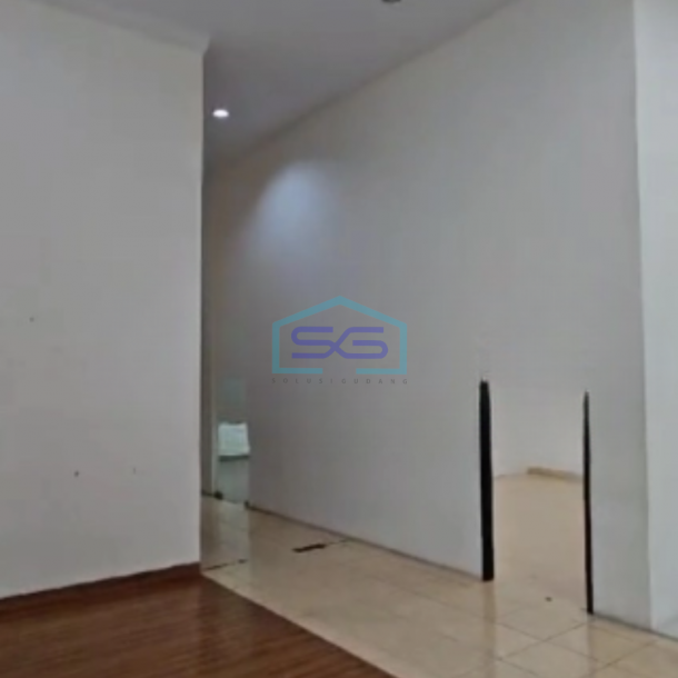Disewakan Ruko 3 Lantai Luas Bangunan  550 m² di Pluit Jakarta Utara-2
