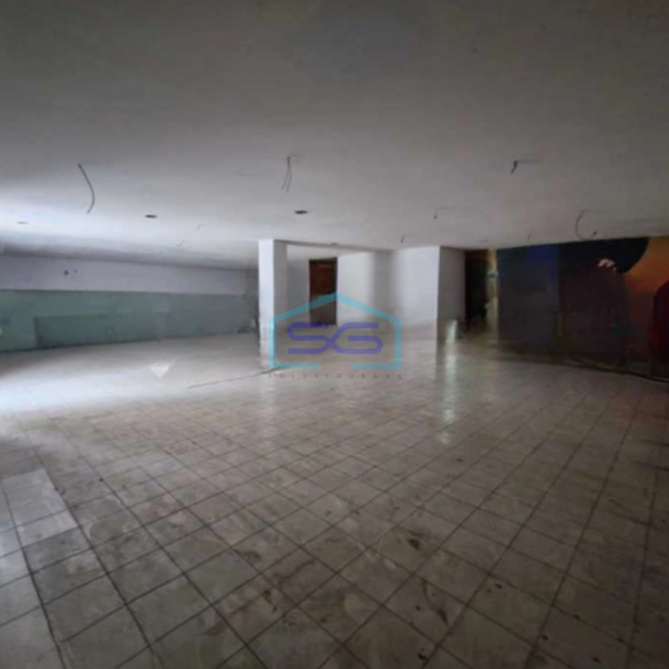 Disewakan Ruko Lokasi Strategis di Cawang Jakarta Timur Luas Bangunan  360 m²-3