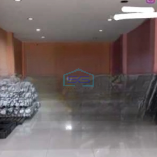 Disewakan Ruko 3 Lantai Luas Bangunan  672 m² di Gajah Mada Jakarta Pusat-2