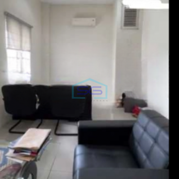 Disewakan Ruko 3 Lantai Luas Bangunan  672 m² di Gajah Mada Jakarta Pusat-1