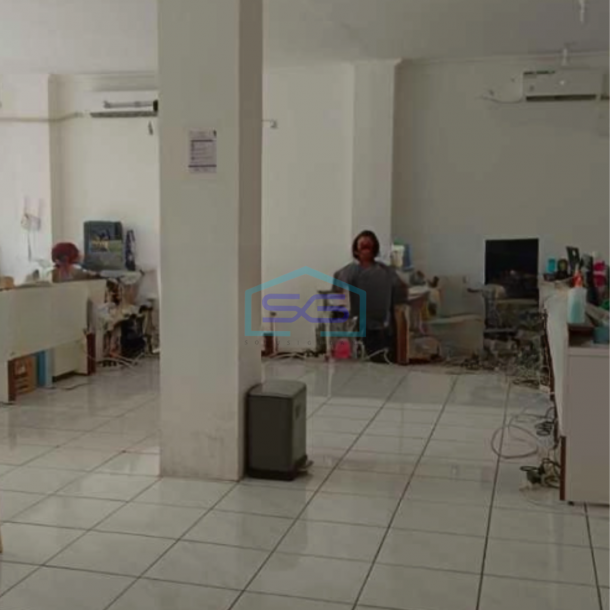 Disewakan Ruko Murah 3 Lantai Luas Bangunan  300 m² di Matraman Jakarta Timur-2
