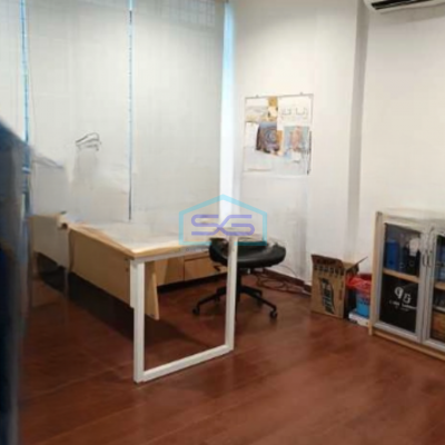 Disewakan Ruko Bagus Luas Bangunan 382 m² di Pangeran Jayakarta Jakarta Pusat-3