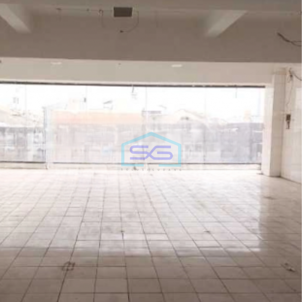 Disewakan Ruko Ada Lift Barang Luas Bangunan  1775 m² di Cempaka Putih Jakarta Pusat-1