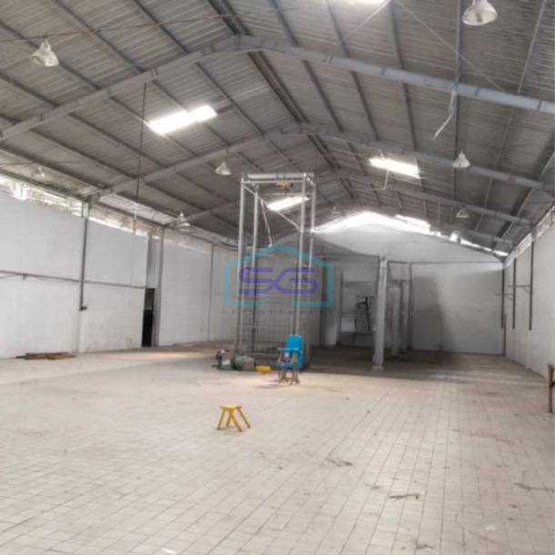Disewakan Gudang Murah Luas Tanah  1100 m² di Tangerang-2