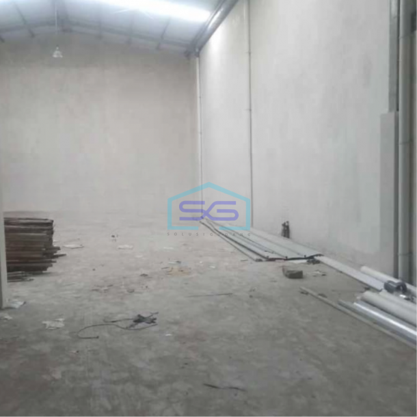 Disewakan Gudang Ada Kantor Luas Tanah  260 m² di Cengkareng Jakarta Barat-2