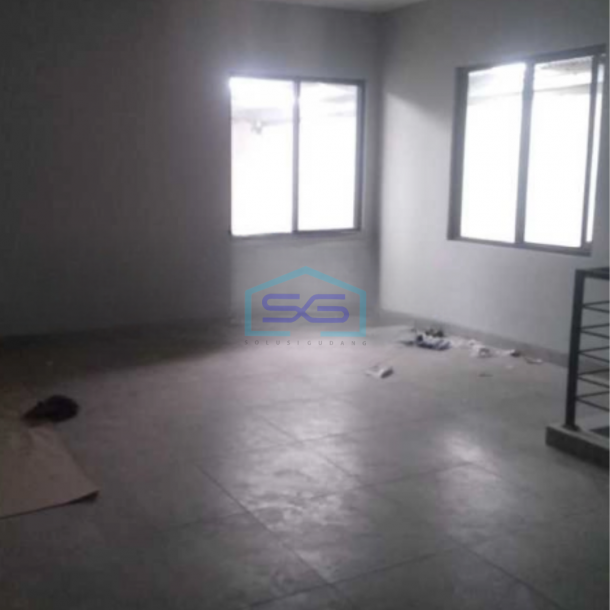 Disewakan Gudang Ada Kantor Luas Tanah  260 m² di Cengkareng Jakarta Barat-1