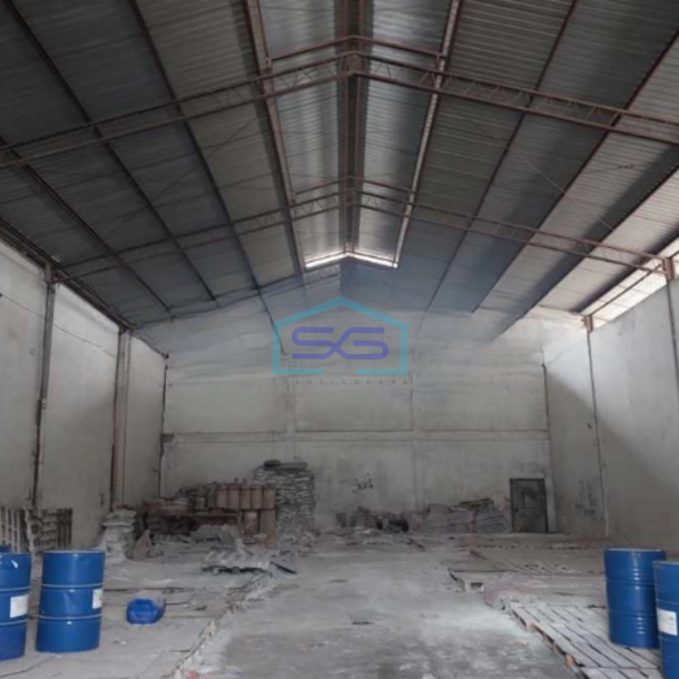 Disewakan Gudang Luas Tanah  1000 m² Akses Container 40 Feet di Kalideres Jakarta Barat-1