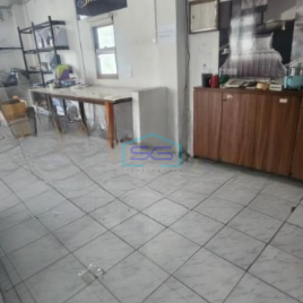 Disewakan Gudang Ada Kantor Luas Bangunan  1500 m² di Tanjung Priuk Jakarta Utara-3