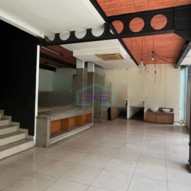Dijual Cepat Turun Harga Ruang Usaha Luas Bangunan  1150 m² di Menteng Jakarta Pusat-1
