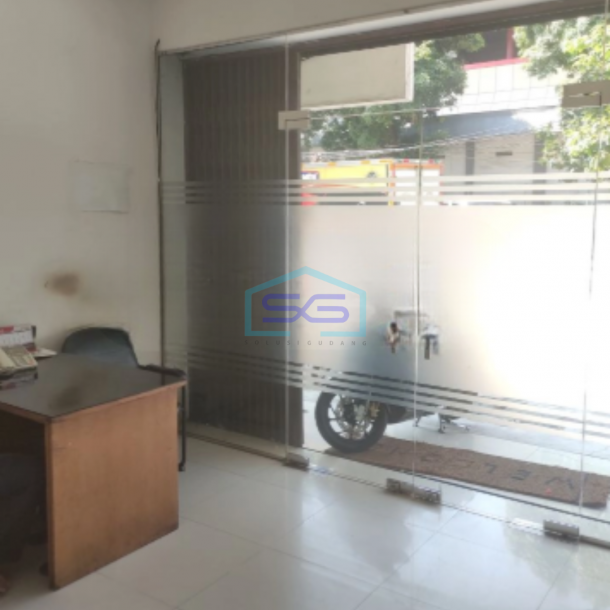 Dijual Ruko Luas Bangunan  240 m² Lokasi Pangeran Jayakarta Jakarta Pusat-4