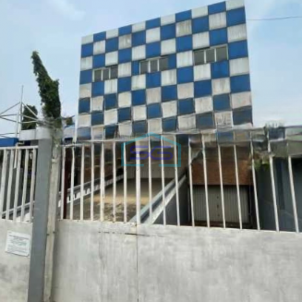 Dijual Ruang Usaha Luas Bangunan  1000 m² Lokasi Strategis di Karawang Barat-4
