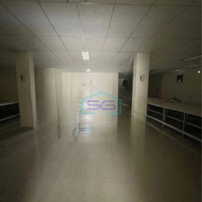 Dijual Ruang Usaha Luas Bangunan  1000 m² Lokasi Strategis di Karawang Barat