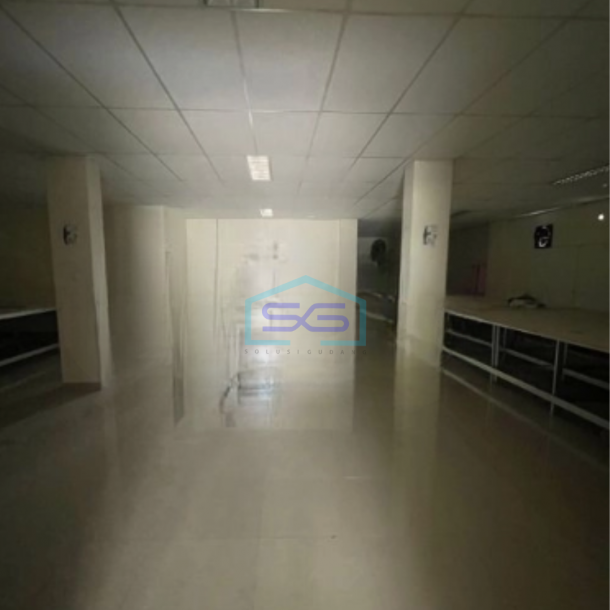 Dijual Ruang Usaha Luas Bangunan  1000 m² Lokasi Strategis di Karawang Barat-1