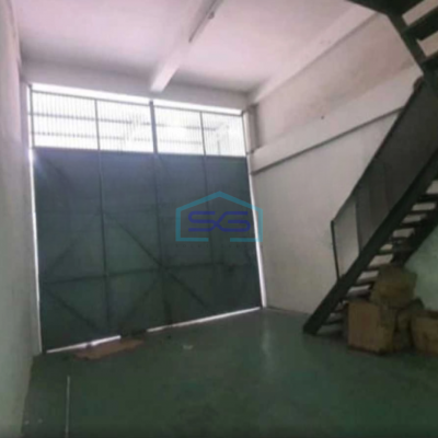 Disewakan Gudang Ada Lift Barang Luas Tanah 581 m² Lokasi Cengkareng Jakarta Barat