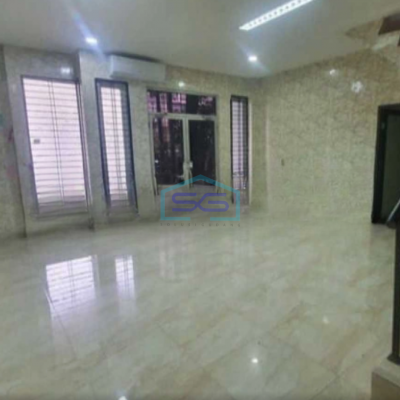 Disewakan Gudang Ada Lift Barang Luas Tanah 581 m² Lokasi Cengkareng Jakarta Barat