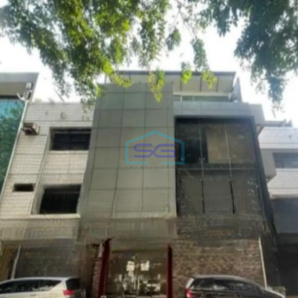 Disewakan Ruko Luas Bangunan  450 m² Lokasi Harmoni Jakarta Pusat-1