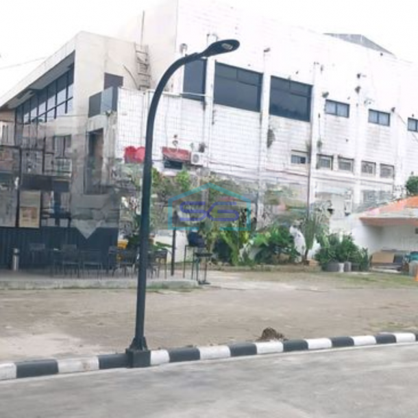 Disewakan Ruko Lokasi Pinggir Jalan Luas Tanah 200 m2 di Utan Kayu Jakarta Timur-1