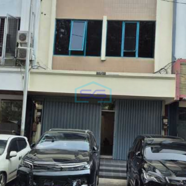 Disewakan Ruko 3 Lantai Luas Bangunan  297 m² Lokasi Kelapa Gading Jakarta Utara-1