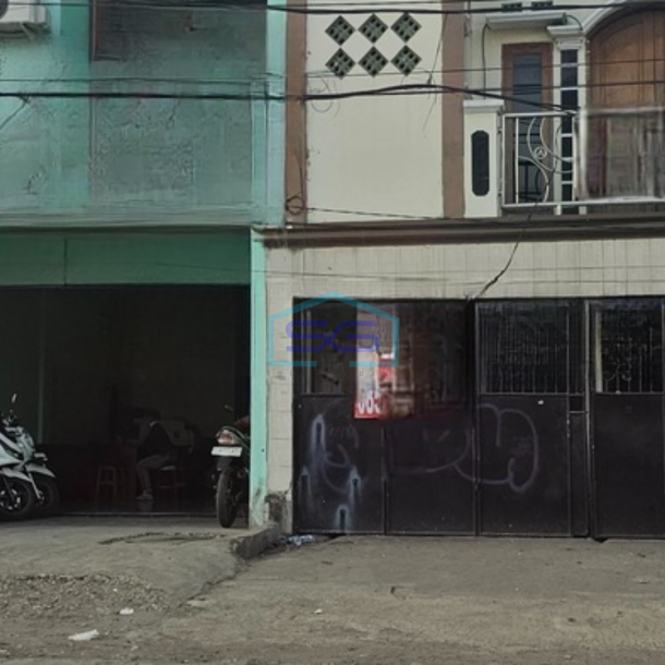 Disewakan Ruko 2 Lantai Luas Bangunan  300 m² Lokasi Tanjung Priuk Jakarta Utara-1