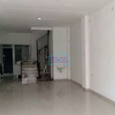Disewakan Ruko 3 Lantai Luas Tanah  120 m² Lokasi di Kelapa Gading Jakarta Utara