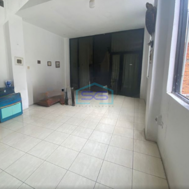 Disewakan Ruko Luas Tanah 216 m² Lokasi di Jakarta Barat-1