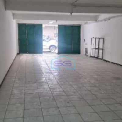 Disewakan Ruko 3 Lantai Luas Tanah  100 m² Lokasi di Jakarta Utara