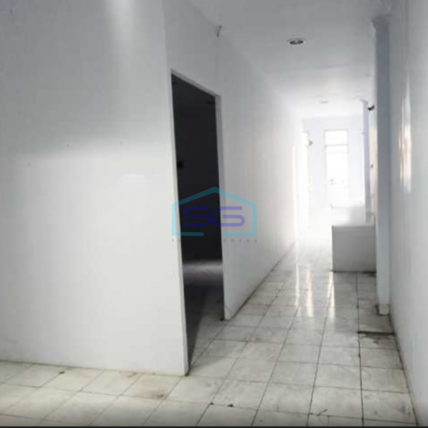 Dsewakan Ruko Luas Bangunan  165 m² Lokasi di Jakarta Barat-1