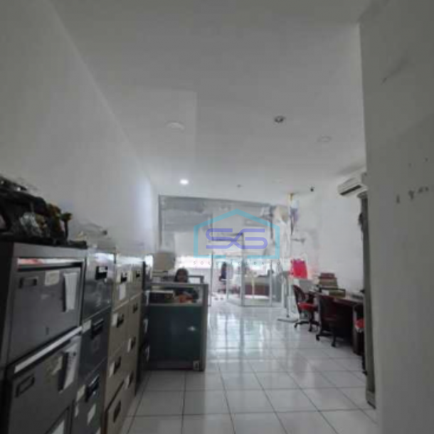 Disewakan Ruko 3 Lantai Luas Tanah 190 m² Lokasi di Jakarta Utara-3