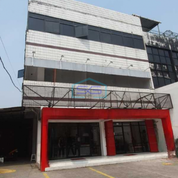 Disewakan Ruko Lokasi Strategis Luas Tanah 200 m² di Jembatan Lima Jakarta Barat-1