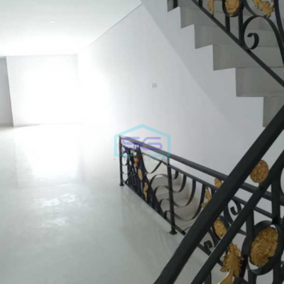Disewakan Ruko Luas Bangunan  270 m² 3 Lantai di Kedoya Jakarta Barat