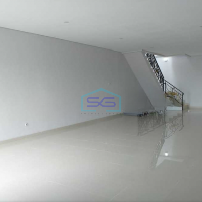 Disewakan Ruko Luas Bangunan  270 m² 3 Lantai di Kedoya Jakarta Barat