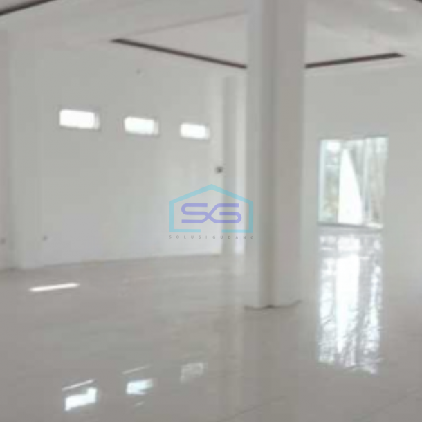 Disewakan Ruko 2 Lantai Luas Tanah Bangunan  900 m² di Jakarta Timur-1