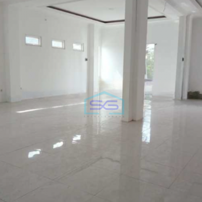 Disewakan Ruko Luas Bangunan  900 m² di Pasar Rebo Jakarta Timur