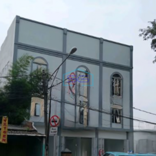 Disewakan Ruko Luas Bangunan  900 m² di Pasar Rebo Jakarta Timur-1