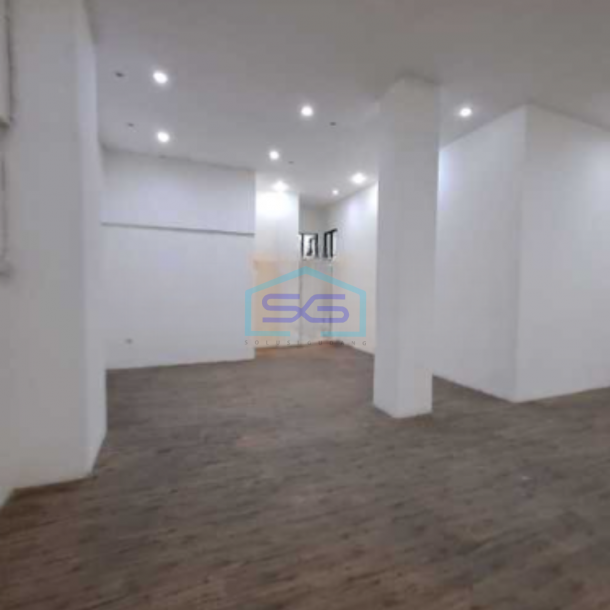 Disewakan Ruko Luas Tanah 200 m² Lokasi di Gambir Jakarta Pusat-2