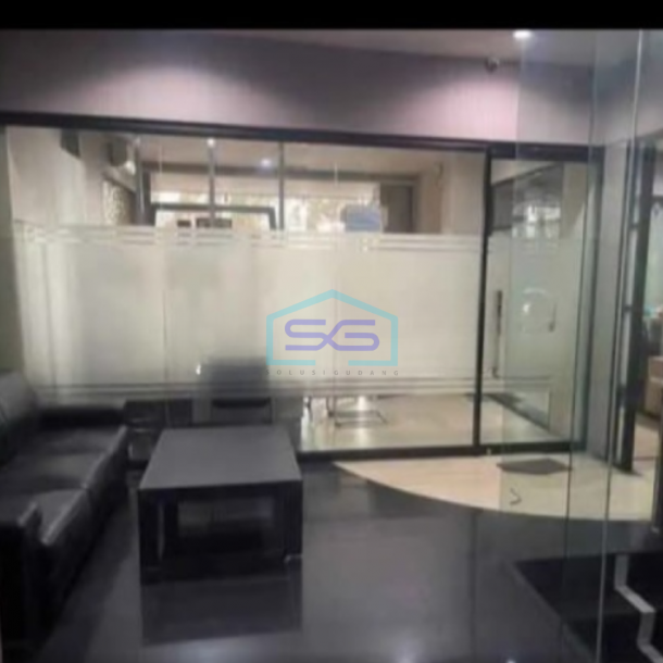 Disewakan Gudang Luas Bangunan  450 m²  Lokasi di Harmoni Jakarta Pusat-2