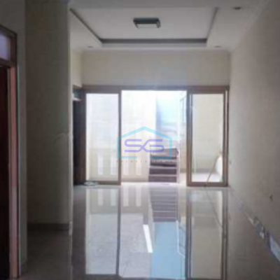 Disewakan Ruko 3 Lantai Luas  Tanah  121 m² Lokasi di Kebayoran Lama Jakarta Selatan