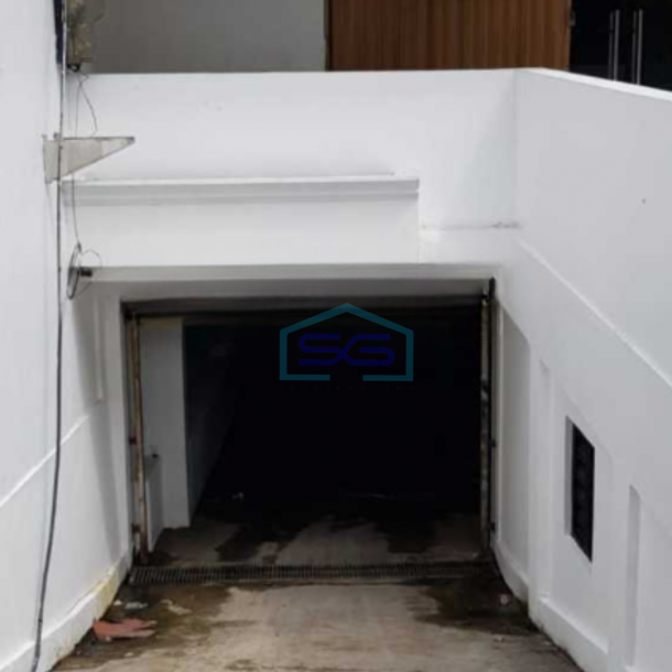 Disewakan Ruko 3 Lantai Luas  Tanah  121 m² Lokasi di Kebayoran Lama Jakarta Selatan-3