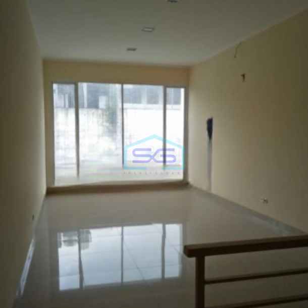 Dijual Ruko Murah Luas Bangunan 300 m² di Gajah Mada Jakarta Pusat-2