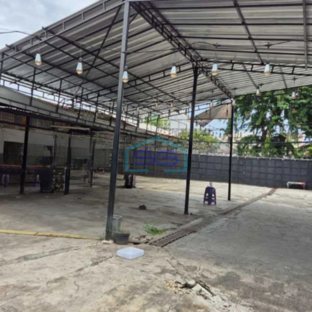 Disewakan Ruko Luas Bangunan  650 m² di Sunter Jakarta Utara-1