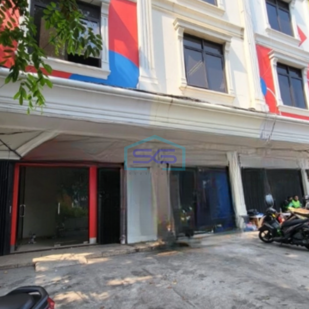 Disewakan Ruko Luas Bangunan  360 m² di Tebet Jakarta Selatan-3