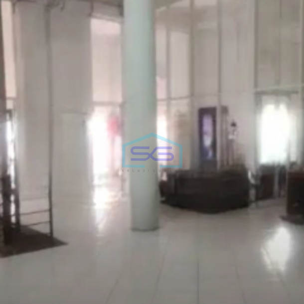 Dijual Ruko Ada Lift Luas Bangunan  600 m²di Jelambar Jakarta Barat-1