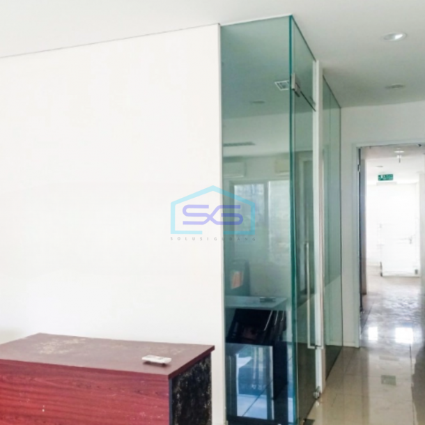 Disewakan Ruko di Jalan Utama Rawamangun Jakarta Timur Luas Bangunan  350 m²-1