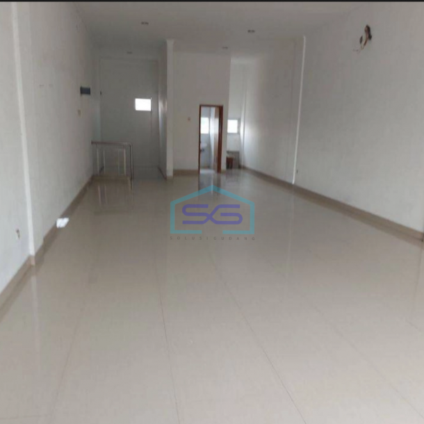 Disewakan Ruko di Cempaka Putih Jakarta Pusat Luas Bangunan  330 m²-2