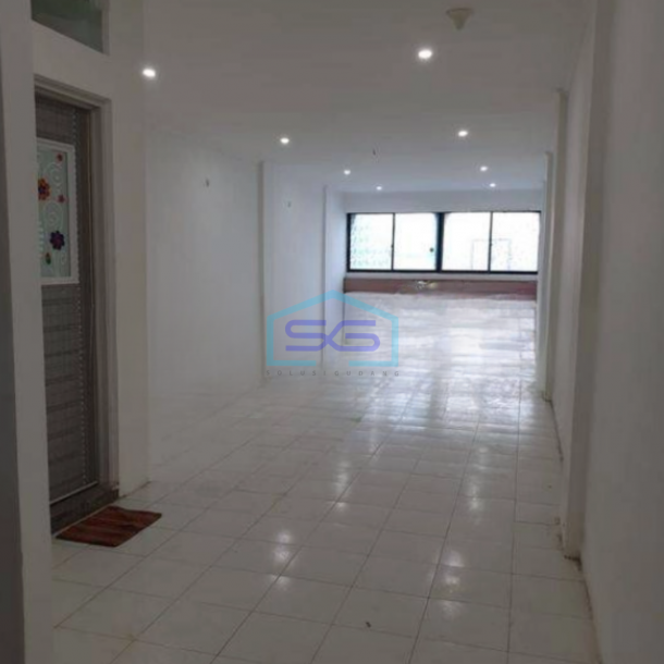 Disewakan Ruko di Pangeran Jayakarta Jakarta Pusat Luas Bangunan 229 m²-1