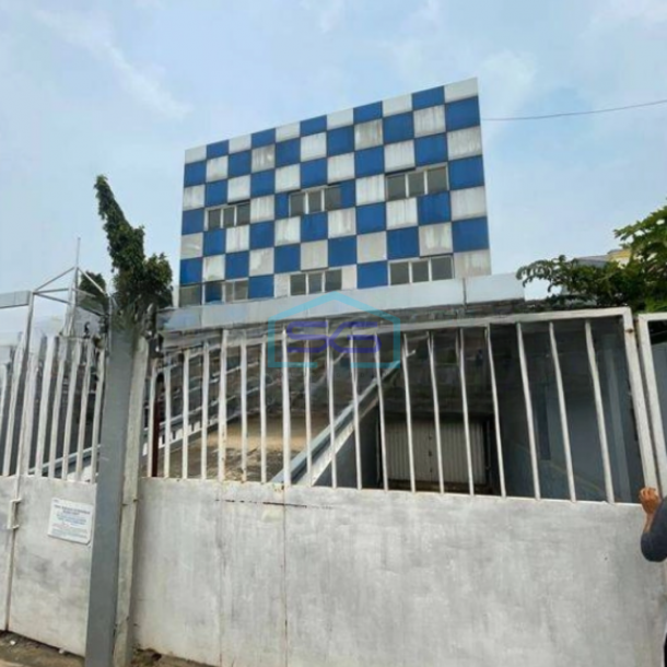 Dijual Ruang Usaha di Karawang Barat Luas Tanah 300 m²-1