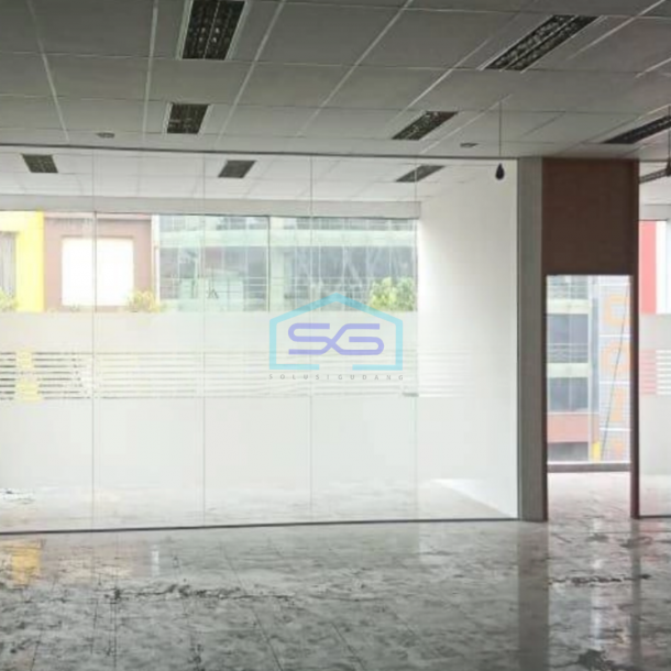 Disewakan Ruang Usaha di Kebayoran Baru Jakarta Selatan Luas Tanah 630 m²-1