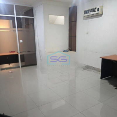Disewakan Ruko di Kelapa Gading Jakarta Utara Luas Bangunan  306 m²-2
