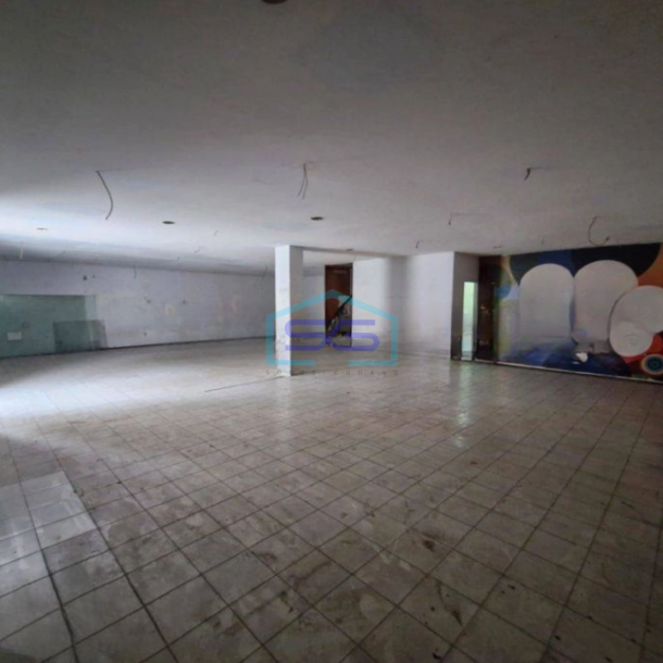 Disewakan Ruko di Cawang Jakarta Timur Luas Bangunan  360 m²-1